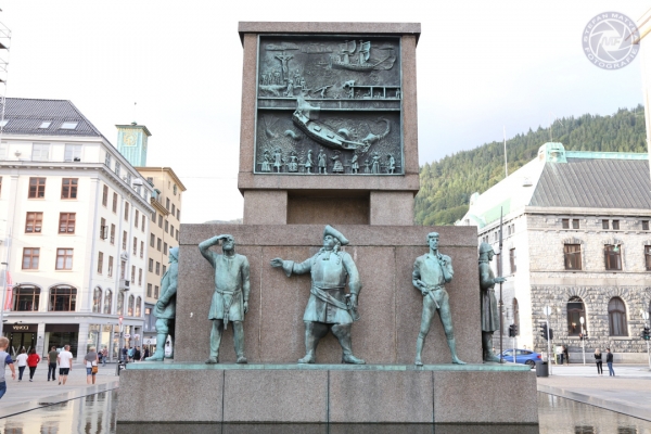 norwegen-bergen-2014-007FB1956C7-DDEC-CFA4-5144-F413408F6640.jpg