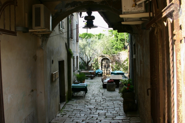 urlaub-in-kroatien-vom-26-05-06-bis-10-06-06-02098C6D256A-8E0C-ED24-CE61-85185ADFEF47.jpg